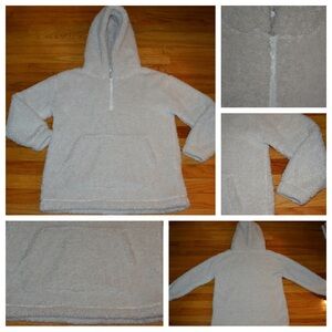 Women’s GAP fuzzy hooded sweatshirt, size XSP